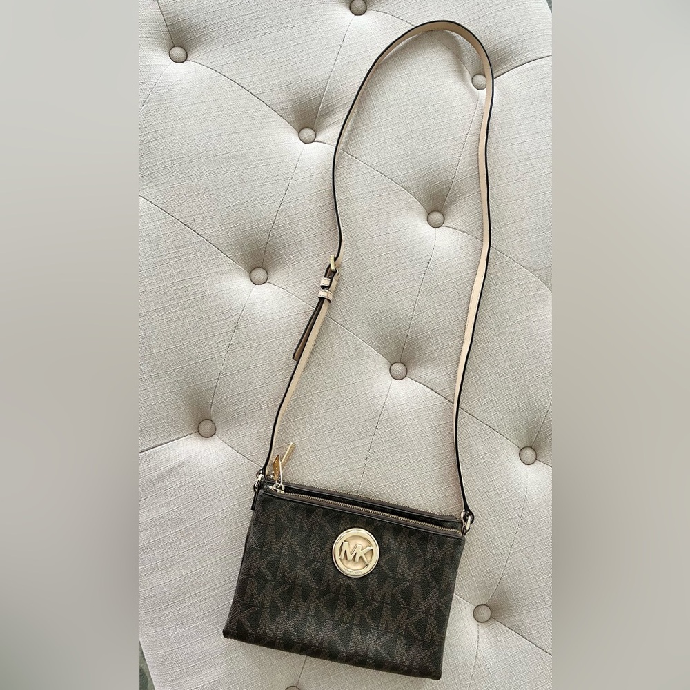 Michael Kors medium crossbody brown logo bag